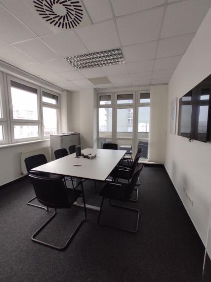 Administratívny celok 4 kancelárií 200m2, s terasou a parkovaním, Račianska ulica, BA3