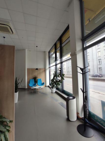 Obchodno-administratívny priestor s preskleným výkladom na Račiansku ulicu, 140m2