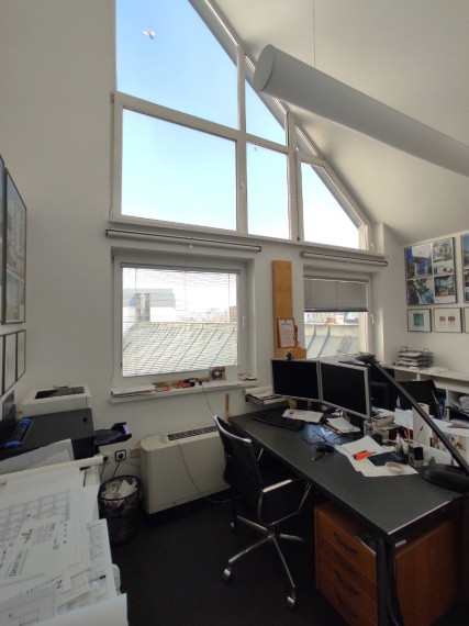 Svetlá 2-kancelária s kuchynkou v reprezentatívnom historickom objekte v centre, 70,80 m2