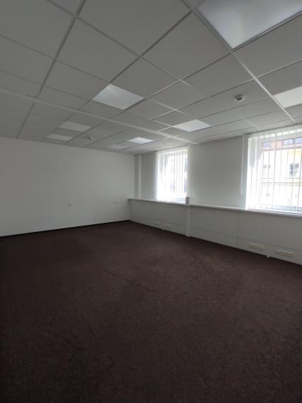 Kancelárie 15-60m2, s možnosťou zasadačky, roh Obchodnej a Hurbanovho Námestia, BAI