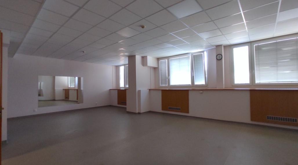 Holiday Inn Bajkalská - Priestory vhodné na fyzio, masáže, kliniku s parkovaním, BAII, 394m2