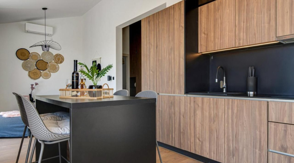 ISTRIA, SVETI LOVREČ – Plne vybavený nový prízemný dom s bazénom