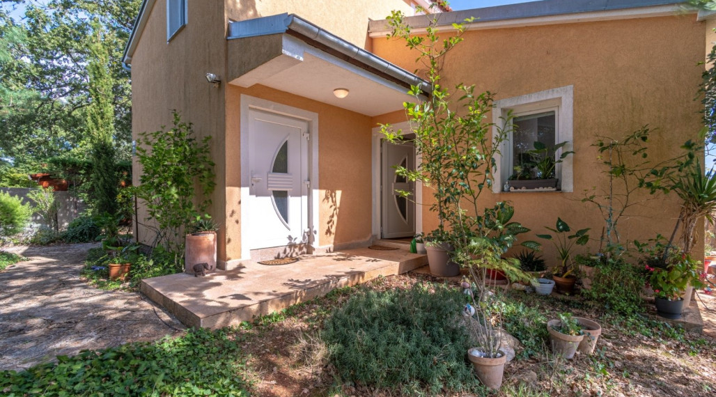 Dom vo Valture len 1 km od mora na predaj