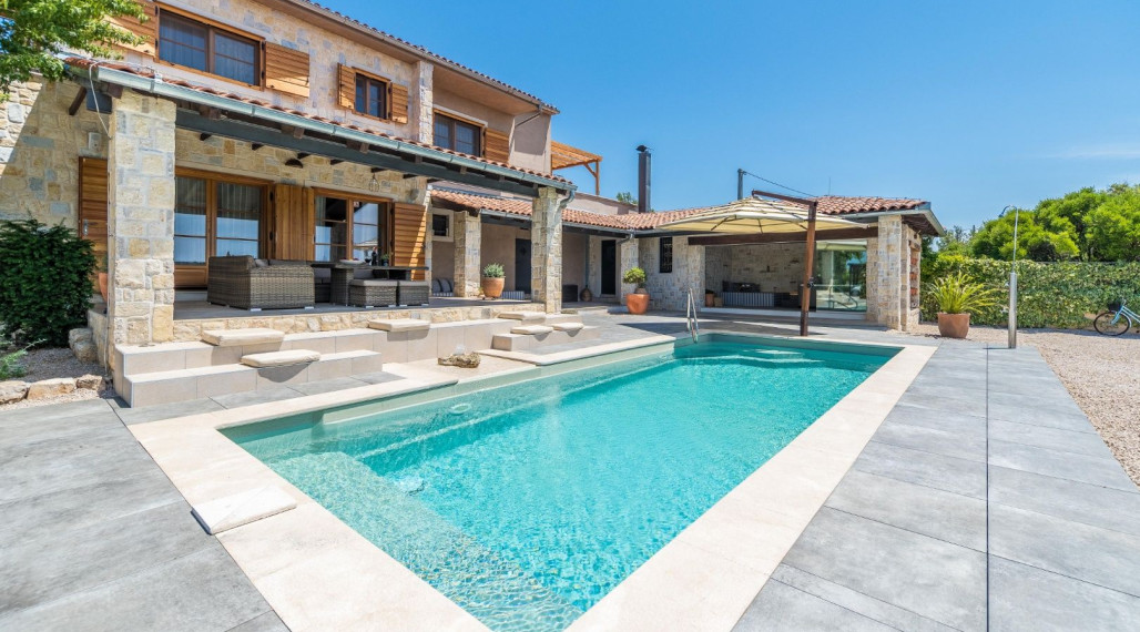 Dom s bazénom a záhradou, Martinska – Šibenik