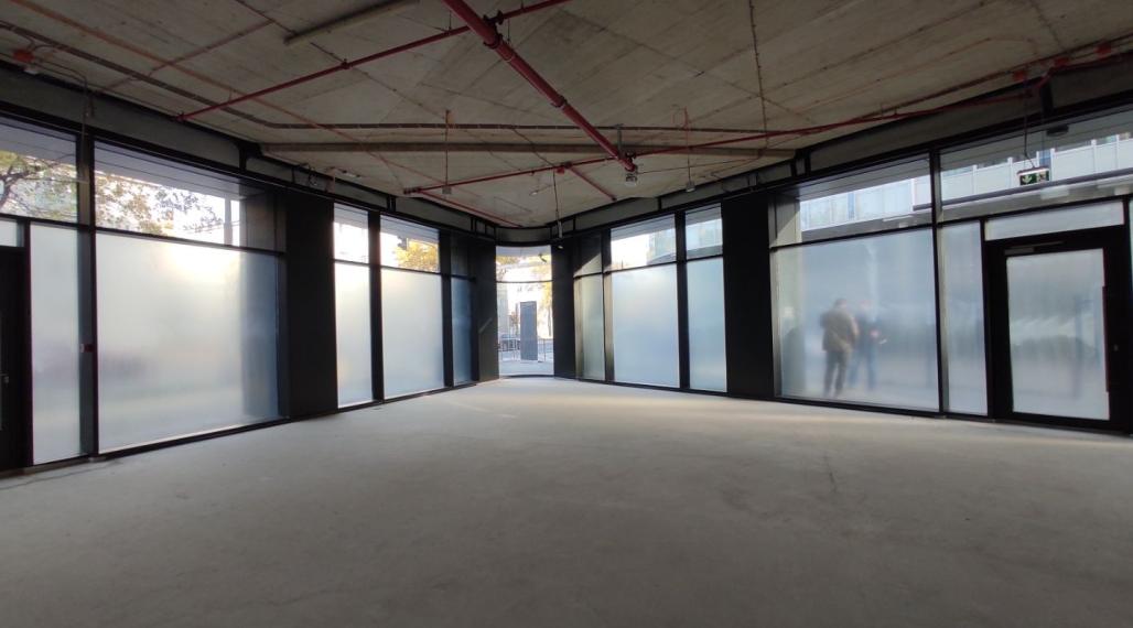 Lukratívne obchodné priestory v Apollo NIVY, Prievozská-Ružinov