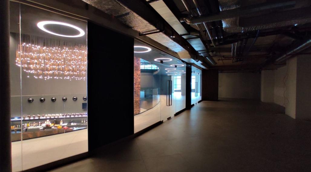 Obchodný priestor v exkluzívnej budove TOWER 5 v tesnej blízkosti štadióna Tehelné Pole, Kalinčiakova, BA3