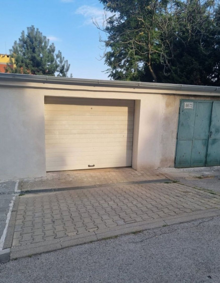 Samostatná garáž na Podhorského chodníku, Bratislava
