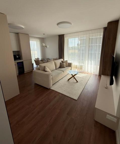 Kompletne zariadený 3i byt na predaj -  Fialová ulica, Petržalka