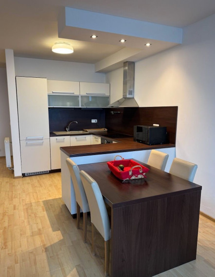 Kompletne zariadený 2-izbový byt na prenájom - ul. Bajkalská, Bratislava III TOP