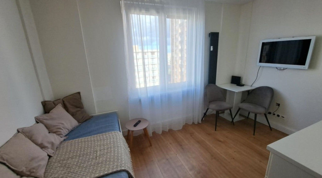 Na prenájom modernizovaná garsónka na ulici Československých parašutistov - Bratislava II TOP