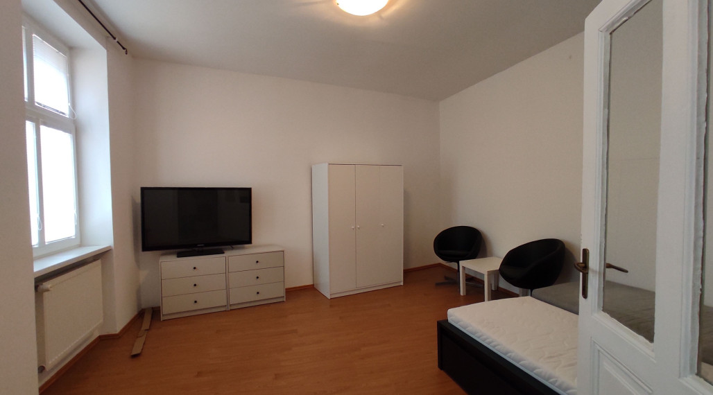 1 izbový byt vhodný aj ako kancelária, v peknom historickom objekte, v blízkosti Hl. vlakovej stanice, Jelenia ul, BAI,  39 m2