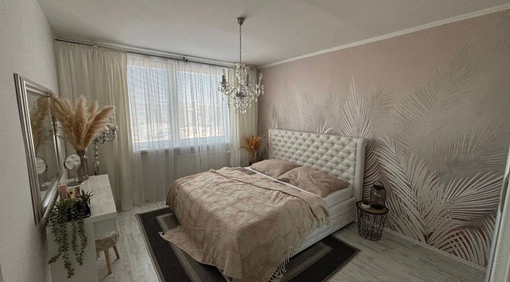 Na prenájom kompletne zariadený a zrekonštruovaný 2-izbový byt na Hodálovej ulici v Karlovej Vsi TOP