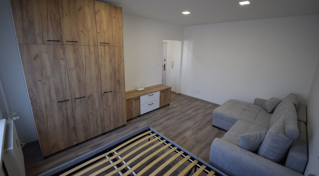 Na prenájom zariadený 2-izbový byt po kompletnej rekonštrukcii - Galanta