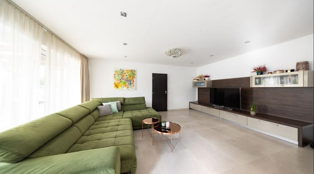 Na predaj -moderný 4‑izbový rodinný dom, Rovinka TOP