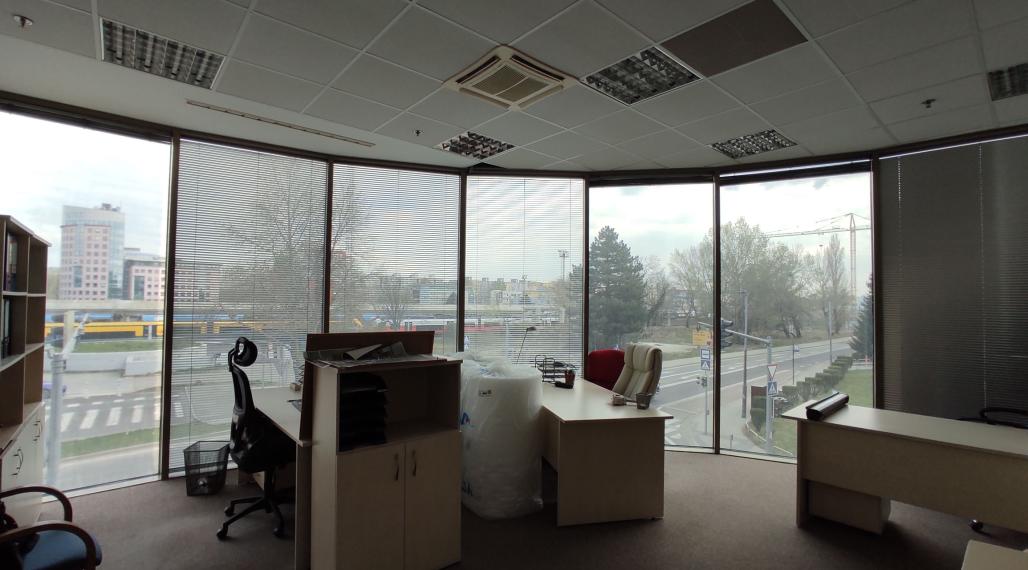 Lukratívny svetlý priestor s preskleným výkladom, Vienna Gate, Kopčianska-Petržalka