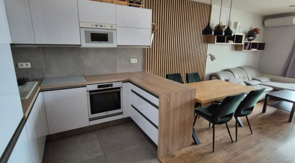 Na prenájom štýlový a moderne zariadený 2-izbový byt na Bajkalskej 