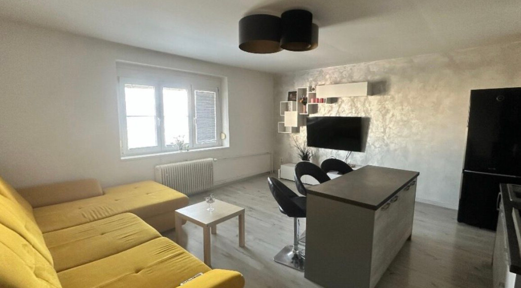 Na prenájom štýlový, kompletne zariadený a nedávno zrekonštruovaný 2-izbový byt, Bratislava I