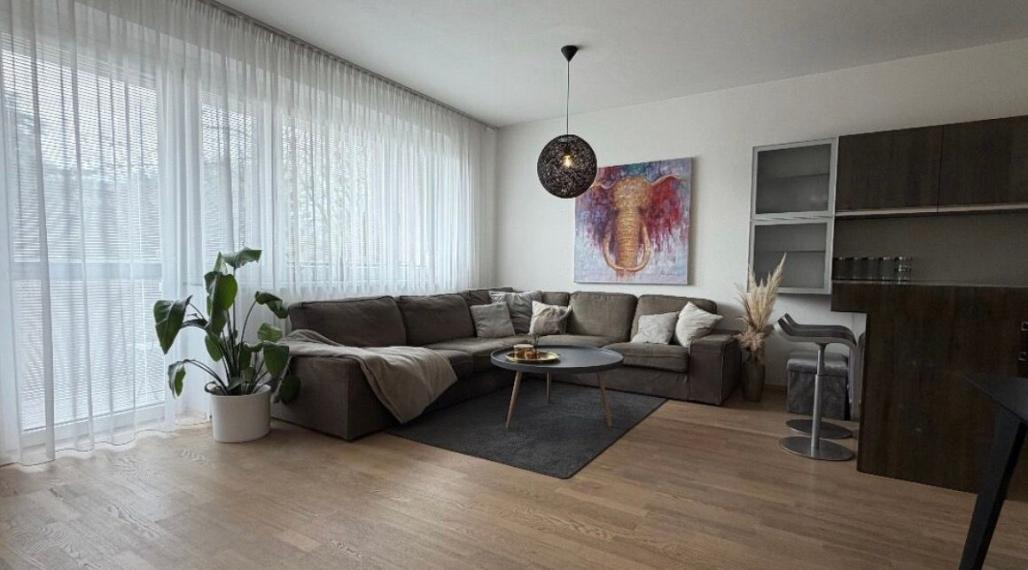 Na prenájom veľký, svetlý a kompletne zariadený 2-izbový byt Bratislava III TOP