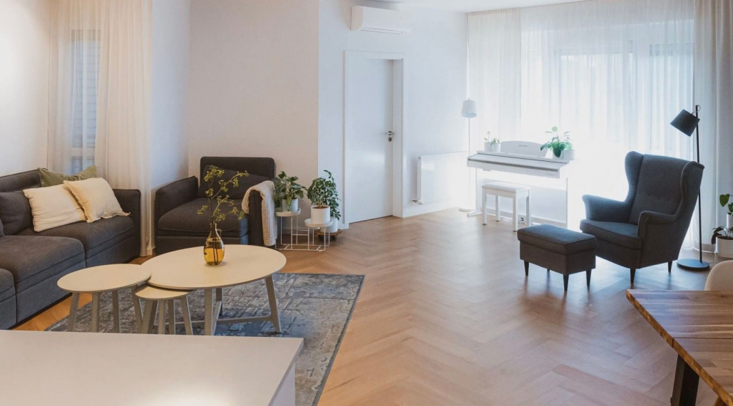 Na prenájom priestranný, udržiavaný 4-izbový byt, Bratislava I