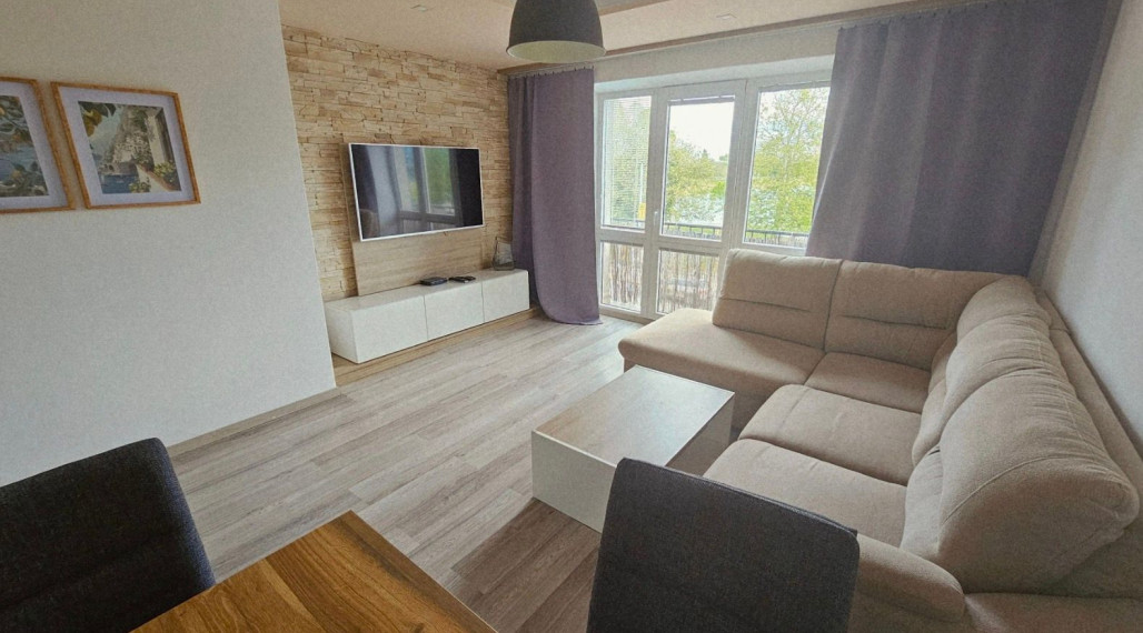 Na prenájom slnečný 2-izbový byt s rozlohou 57 m2 