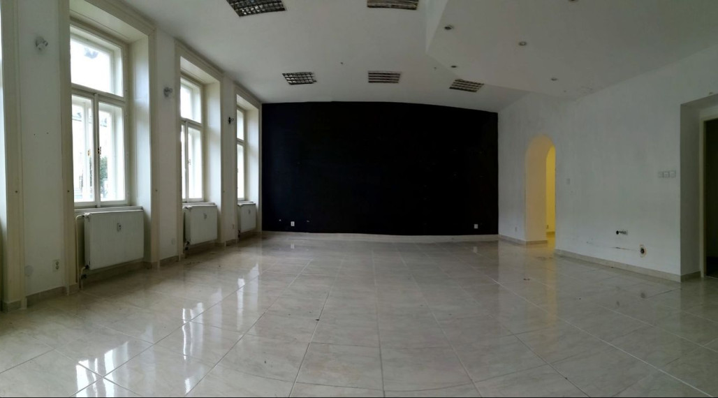Na prenájom klimatizované obchodné priestory v centre Trenčína