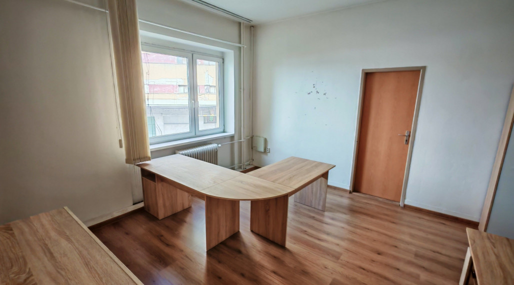 Na prenájom kancelárske priestory - 40m2 + 20m2 + parkovanie, Bratislavská ulica, Trnava
