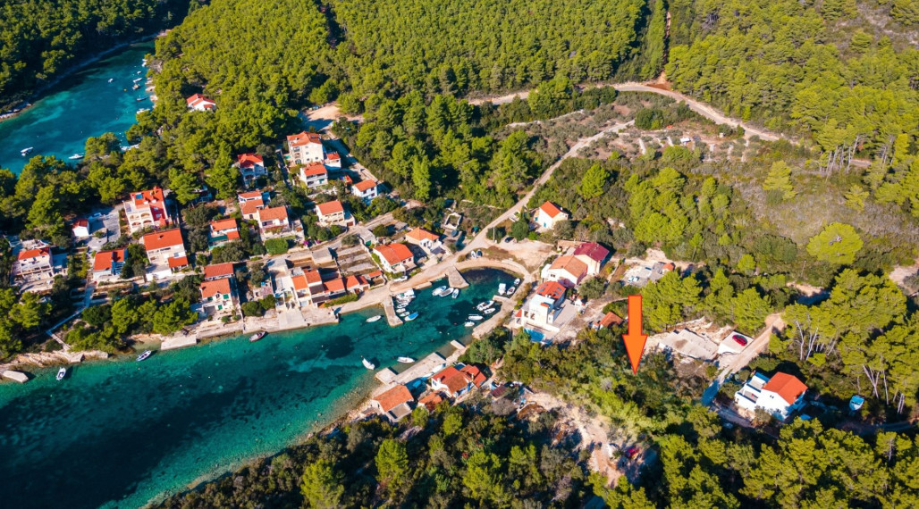 Kúsok raja na predaj – pozemok v srdci Dalmácie