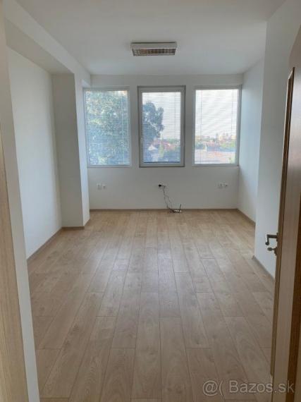 Na prenájom administratívne priestory na Ružindolskej ulici, Trnava