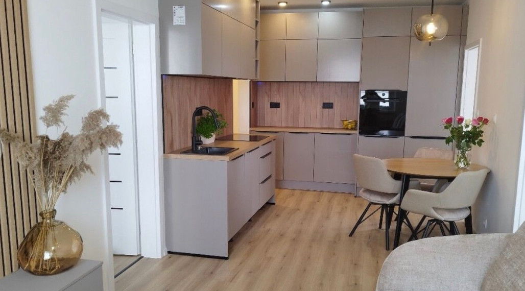 Na predaj kompletne zrekonštruovaný a moderne zariadený 4-izbový byt s balkónom, Bratislava III TOP