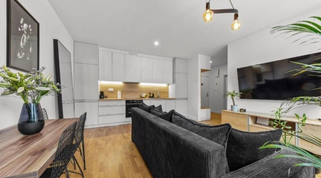 Na prenájom moderný, kompletne zariadený 2-izbový apartmán v novostavbe 