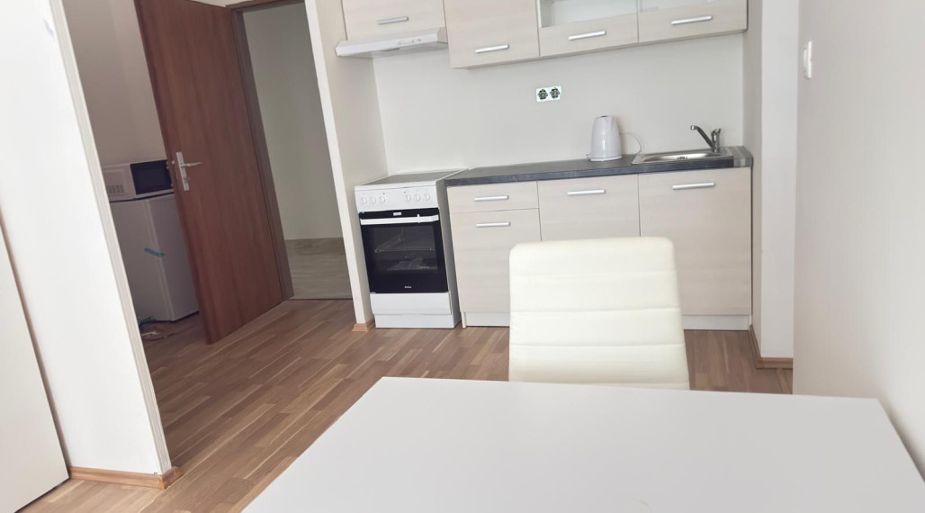 Prenájom 2 izbového apartmánu – Ľudovíta Fullu, Dlhé Diely – 50 m²