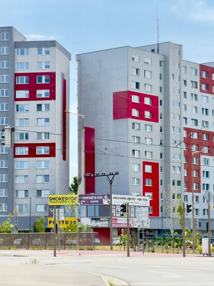 OBCHODNÝ PRIESTOR – NÁMESTIE HRANIČIAROV, BRATISLAVA 100 m² | samostatná budova | TOP