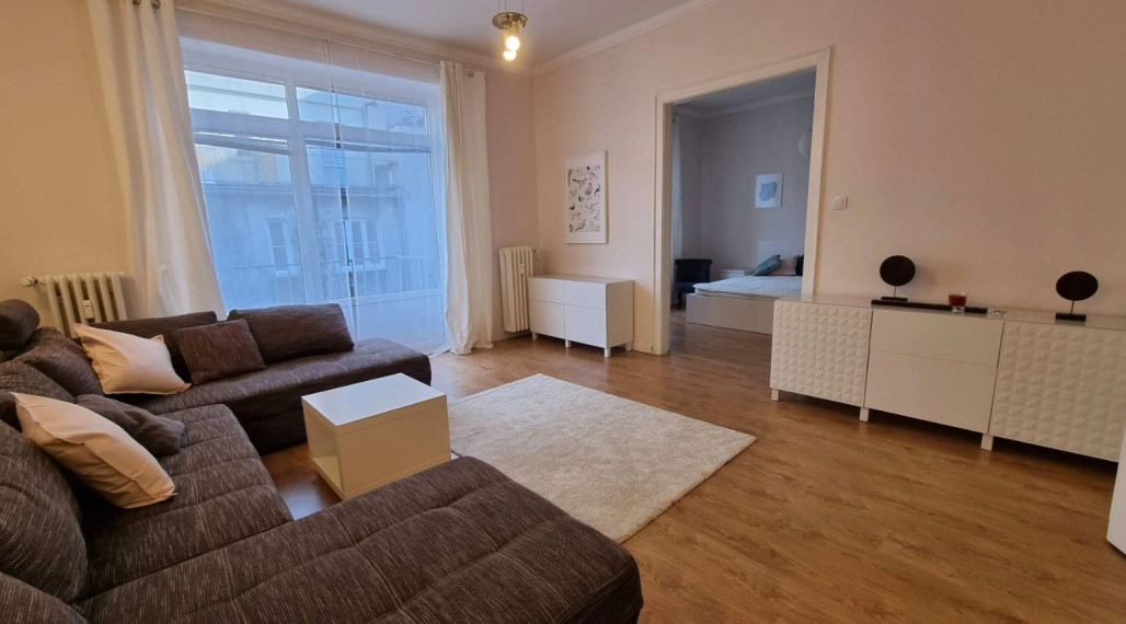 Na prenájom priestranný a svetlý 4,5 izbový byt s výmerou 108 m2 - Bratislava I