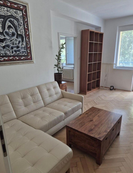 Na prenájom priestranný, svetlý a kvalitne zariadený 3-izbový byt - Bratislava I