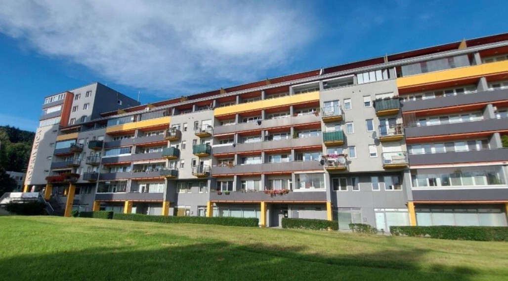 Na prenájom krásny, priestranný a kompletne zariadený 2-izbový byt
