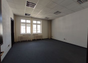 Kancelársky celok v historickej budove centre Bratislavy na Grossligovej ulici, aj s parkovaním, 109,38 m2, 147m2 alebo 169,30 m2 - fotografia 2