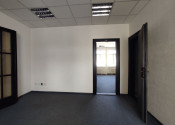 Kancelársky celok v historickej budove centre Bratislavy na Grossligovej ulici, aj s parkovaním, 109,38 m2, 147m2 alebo 169,30 m2 - fotografia 3