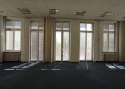 Kancelárske priestory v historickej budove centre Bratislavy na Grossligovej ulici, aj s parkovaním, 109,38 m2, 147m2 alebo 169,30 m2 - fotografia 1