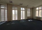 Kancelárske priestory v historickej budove centre Bratislavy na Grossligovej ulici, aj s parkovaním, 109,38 m2, 147m2 alebo 169,30 m2 - fotografia 3
