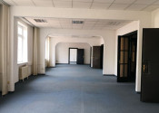 Kancelárske priestory v historickej budove centre Bratislavy na Grossligovej ulici, aj s parkovaním, 109,38 m2, 147m2 alebo 169,30 m2 - fotografia 4