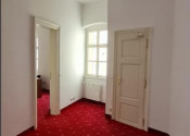 Reprezentatívny celok 3 kancelárií s vlastnou kuchynku v historickom centre Starého Mesta, Hlavné Námestie, BAI - fotografia 4