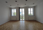 Uzavretý admin. celok v krásnej historickej budove, 148m2, 2 parkovacie miesta - fotografia 5