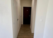 Na predaj útulný a moderne zrekonštruovaný 1,5-izbový byt v stave holobyt  - fotografia 5