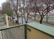 Priestranný 2-izbový byt na predaj s výmerou 65 m², balkónom a pivnicou na Karadžičovej ulici, TOP - fotografia 3