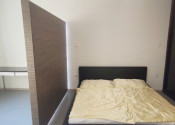 Priestranný 2-izbový byt na predaj s výmerou 65 m², balkónom a pivnicou na Karadžičovej ulici, TOP - fotografia 5