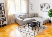 Priestranný 2-izbový byt na predaj s výmerou 65 m², balkónom a pivnicou na Karadžičovej ulici, TOP - fotografia 11