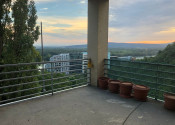 Na prenájom sympatický a veľkoryso riešený 1-izbový byt  - fotografia 13
