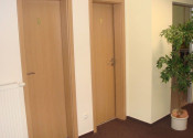 Na predaj mimoriadne priestranný, reprezentatívny veľkometrážny byt na prestížnej adrese Mickiewiczova - fotografia 2