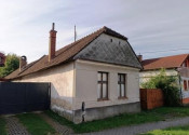 Na predaj starší 5-izbový rodinný dom v obci Jablonica, okres Senica TOP - fotografia 1