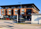Na predaj 1-izbový byt s loggiou v kvalitnej a modernej stavbe Átrium v srdci Rovinky - fotografia 1